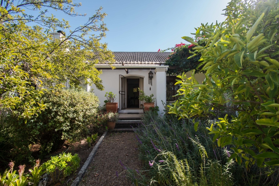 4 Bedroom Property for Sale in Roundhay Western Cape